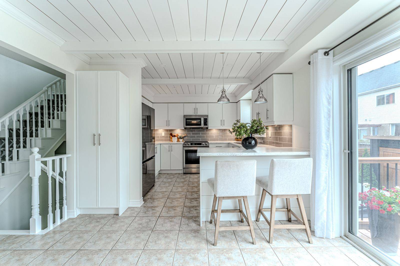 Barrie, ON L4M 7J1,14 Regina RD