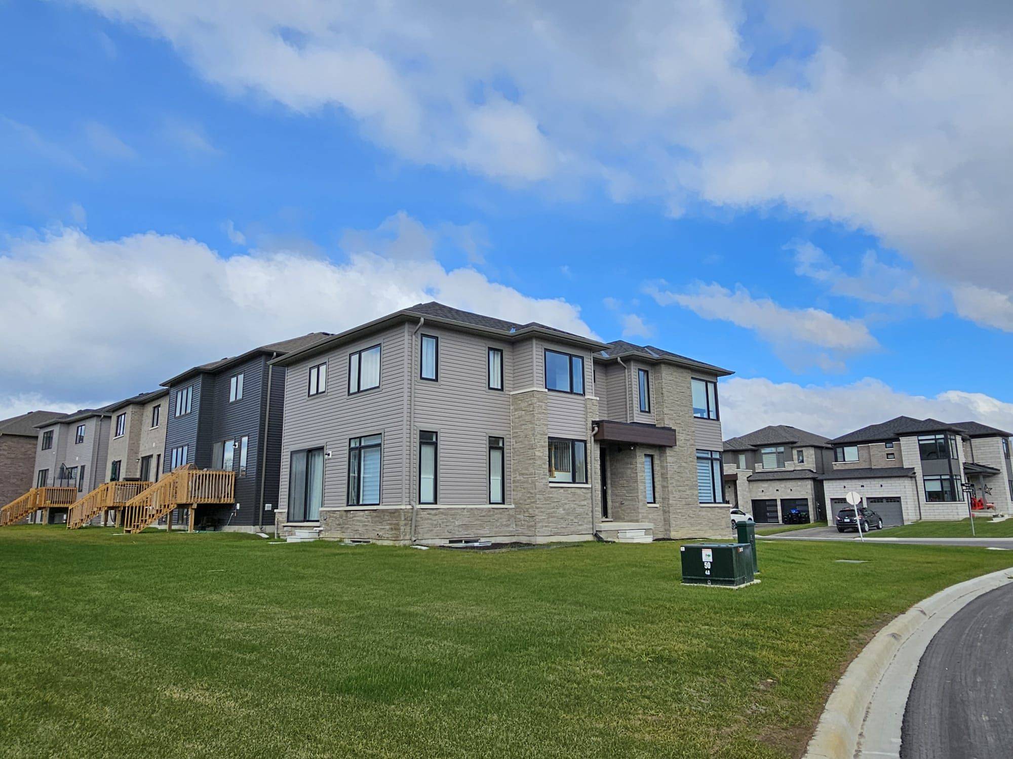 Wasaga Beach, ON L9Z 0M9,14 Tran ST