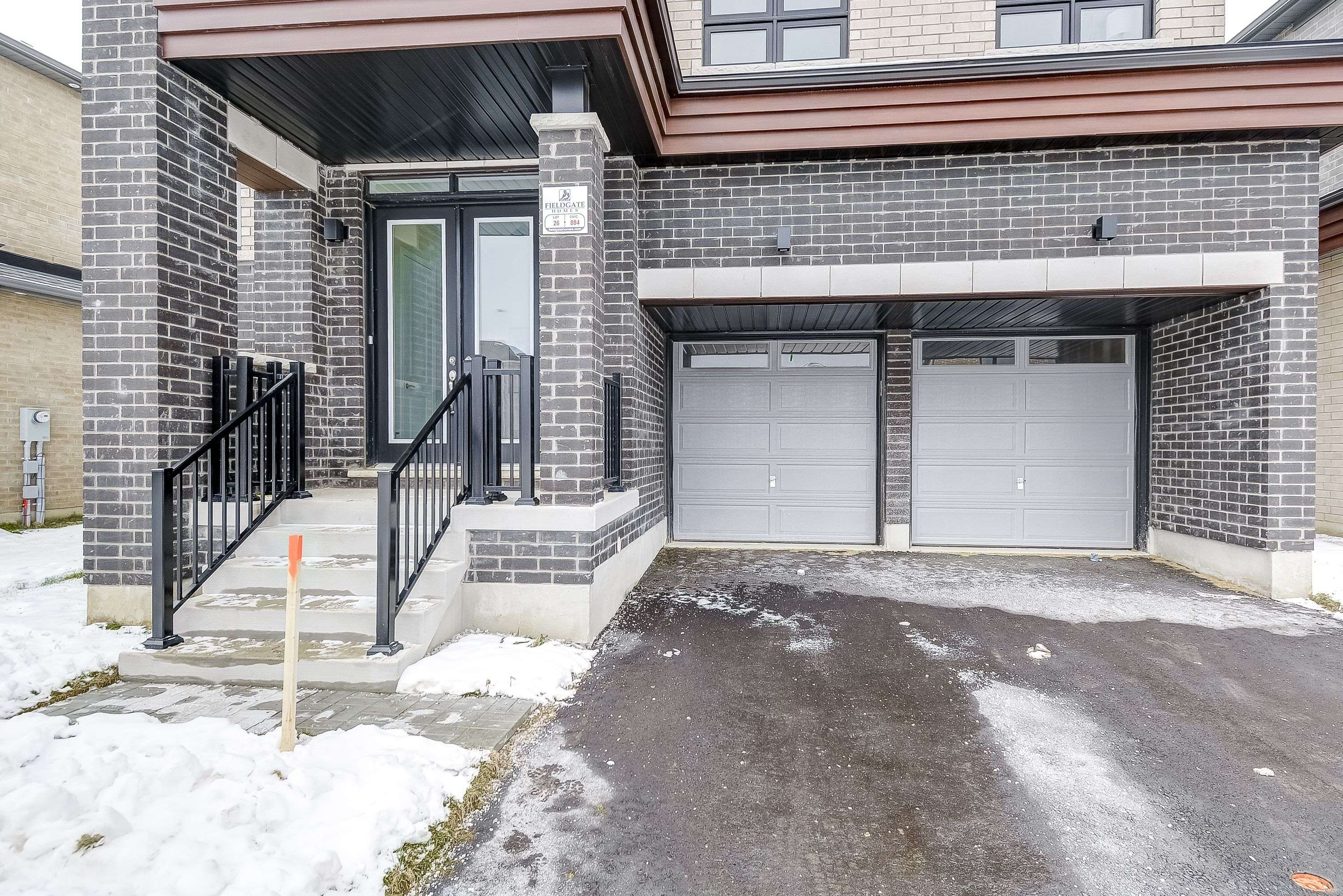 Milton, ON L9T 7E7,884 Plum PL