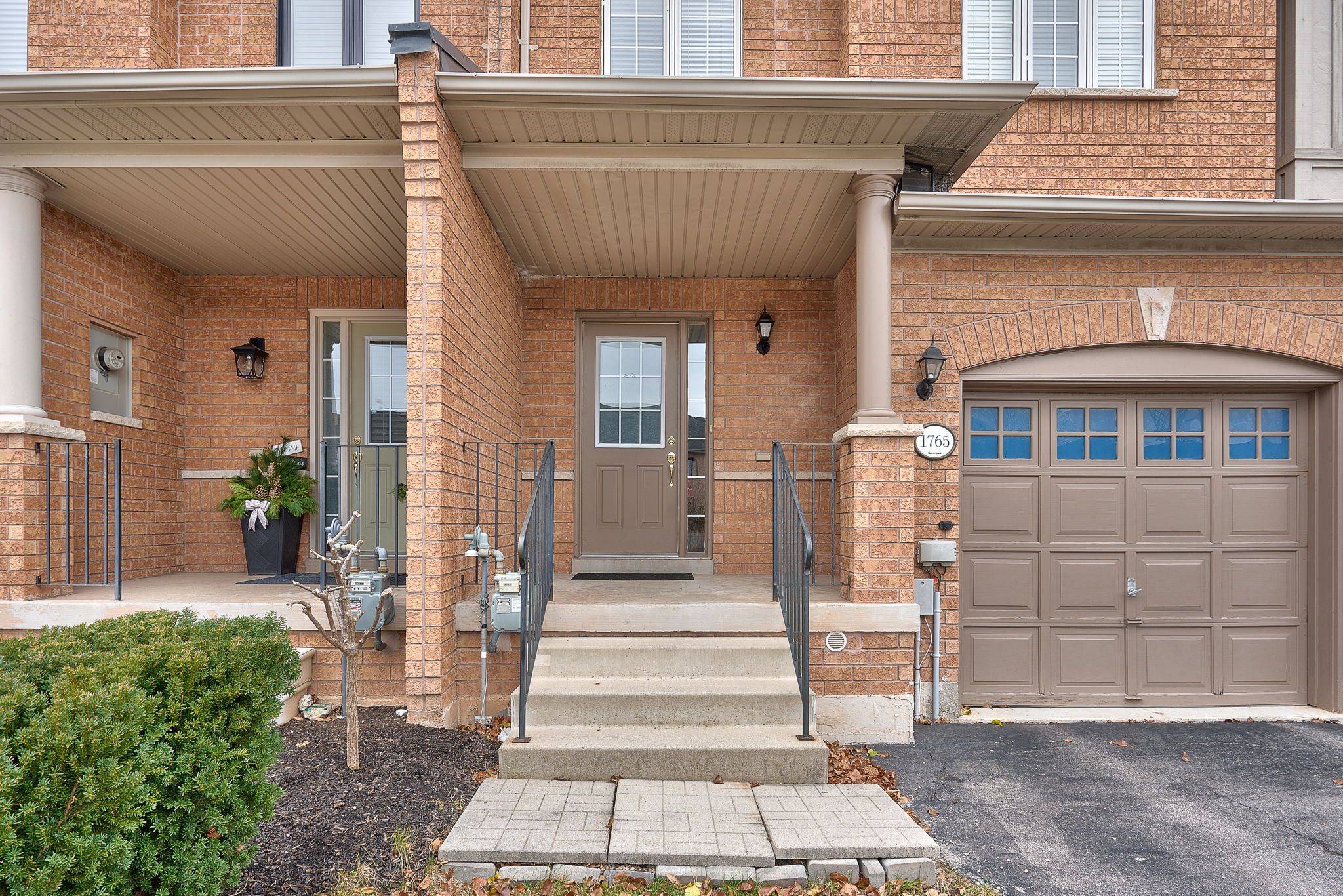 Burlington, ON L7L 7L6,1765 Cobra CRES