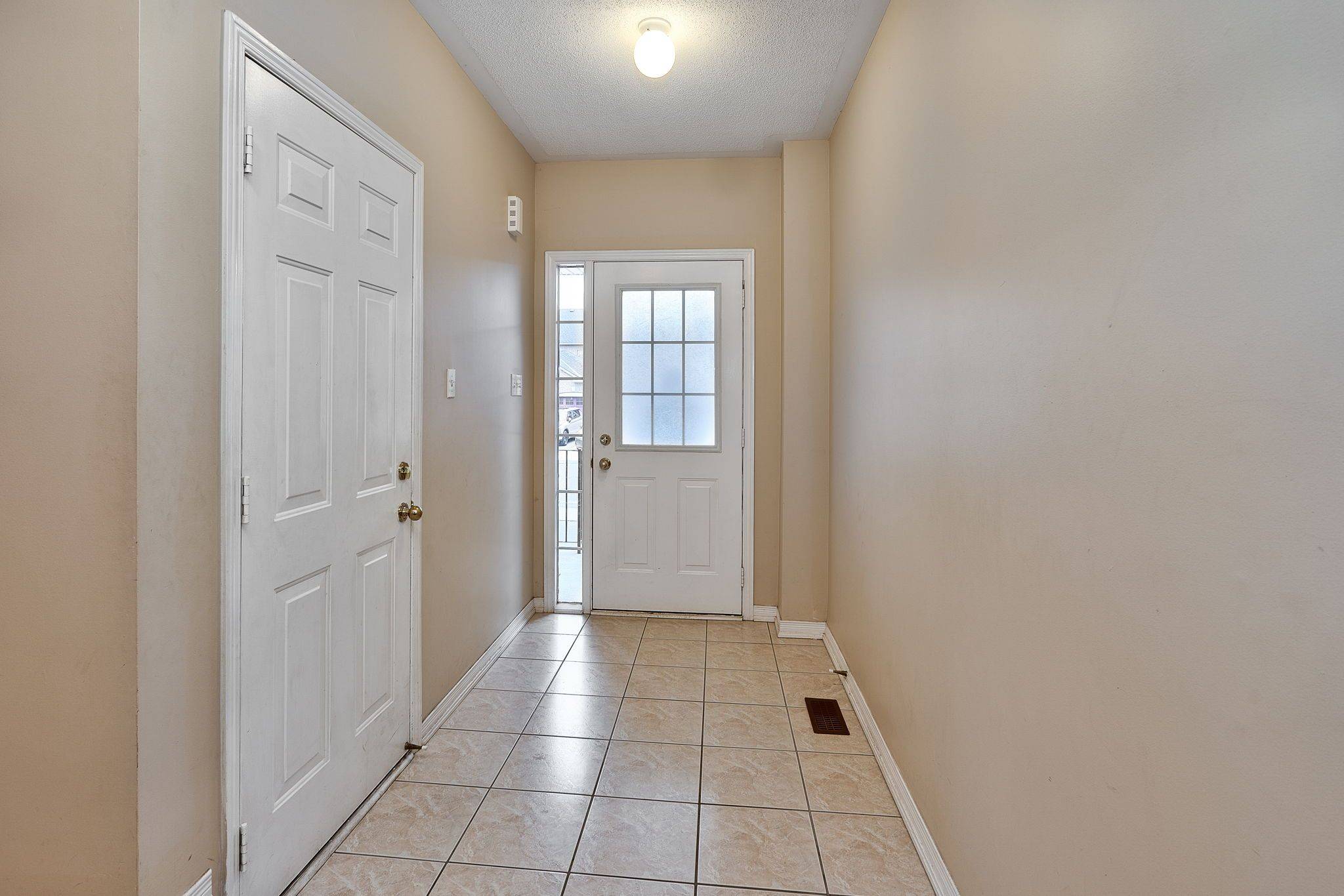 Burlington, ON L7L 7L6,1765 Cobra CRES