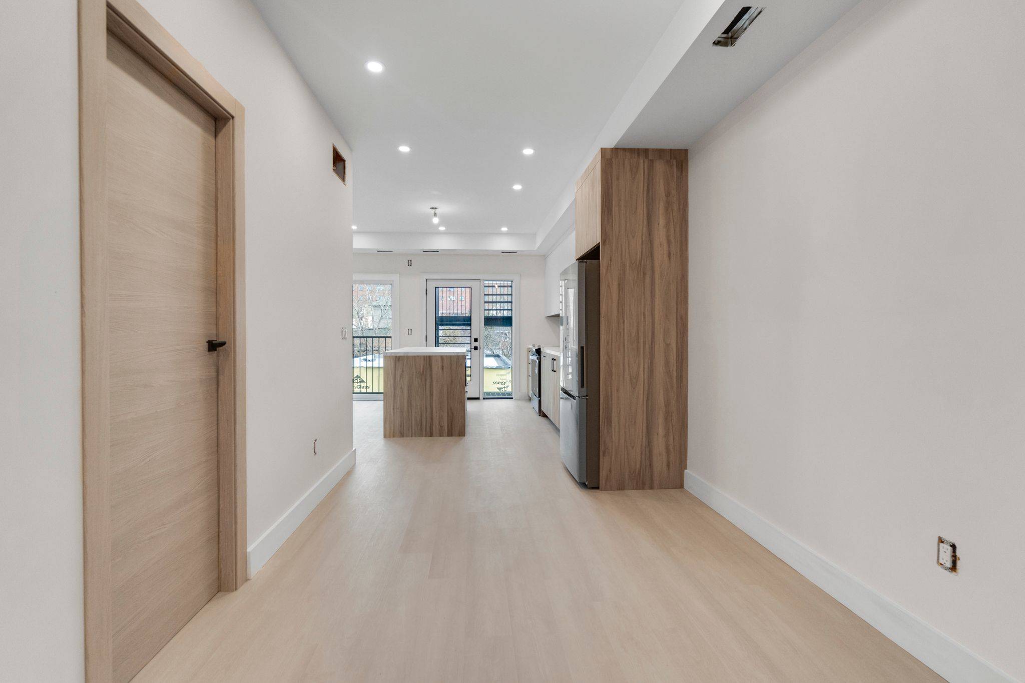 Toronto W03, ON M6E 4M4,625 Harvie AVE #03