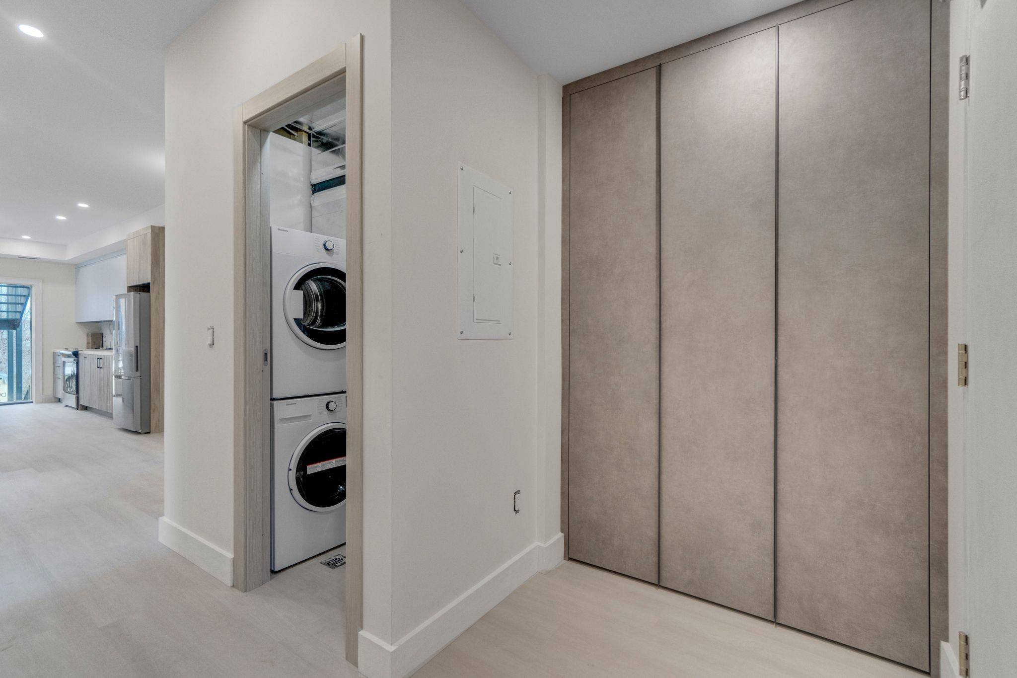 Toronto W03, ON M6E 4M4,625 Harvie AVE #03