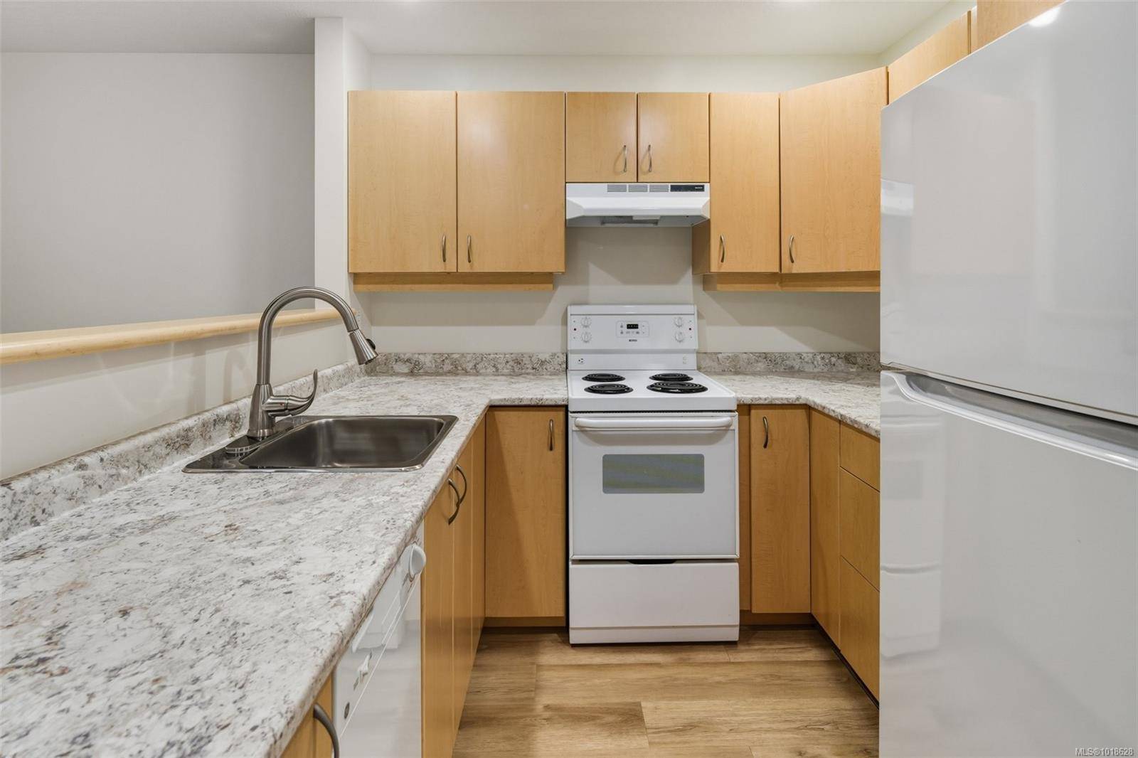 Sidney, BC V8L 2X3,9882 Fifth St #213