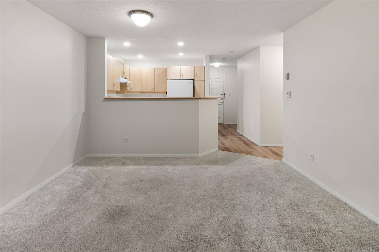 Sidney, BC V8L 2X3,9882 Fifth St #213