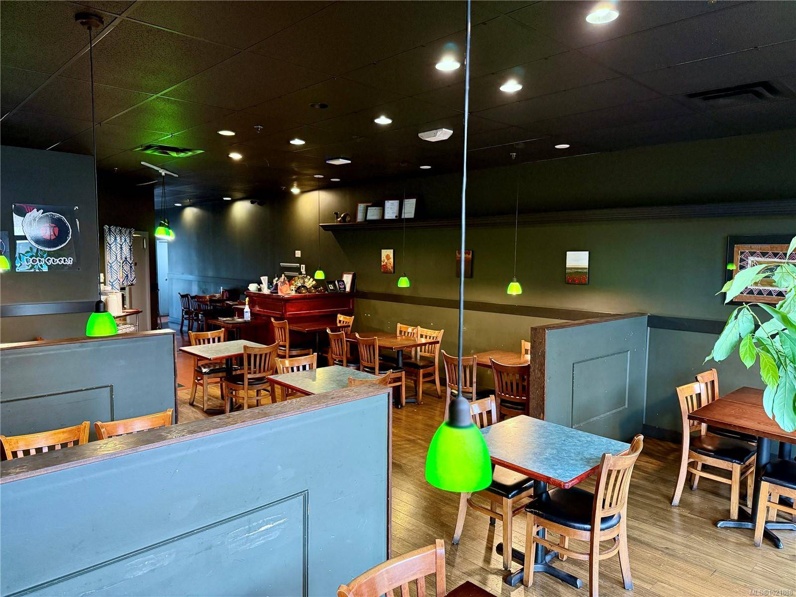 Saanich, BC V8Z 3E9,4454 West Saanich St #A