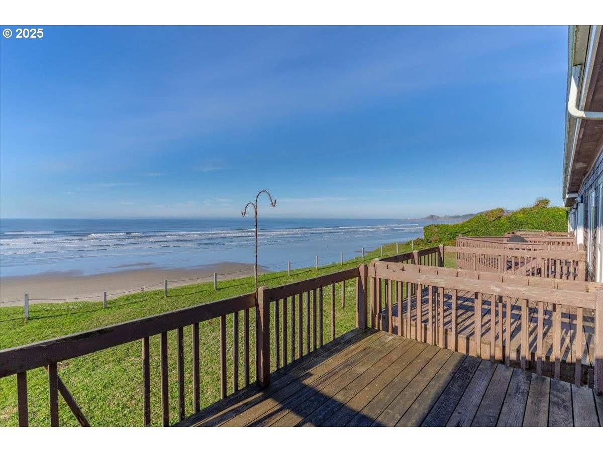 Newport, OR 97365,801 NW COAST ST #2