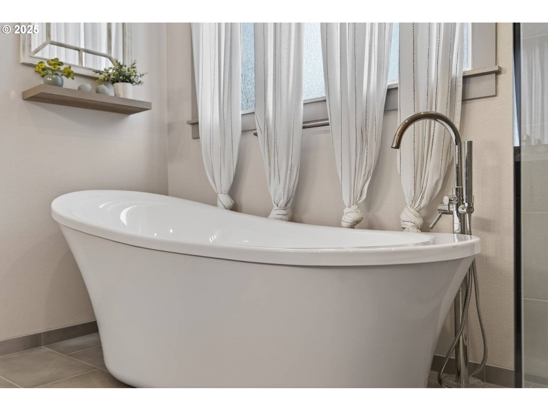 La Center, WA 98629,136 W 13TH WAY