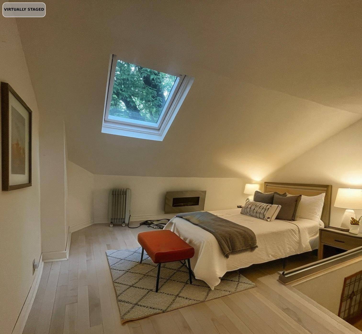 Toronto E02, ON M4L 2B6,1813 Gerrard ST E