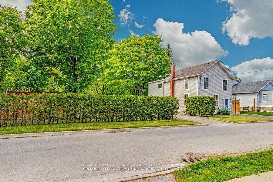 Oshawa, ON L1H 3T3,26 Whiting AVE #Main & 2nd Level