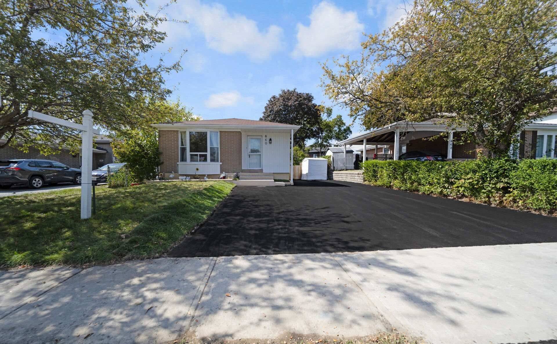 Pickering, ON L1W 1S4,860 Liverpool RD