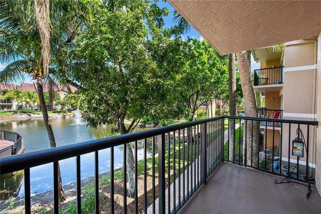 Coral Springs, FL 33067,8851 Wiles Rd #202