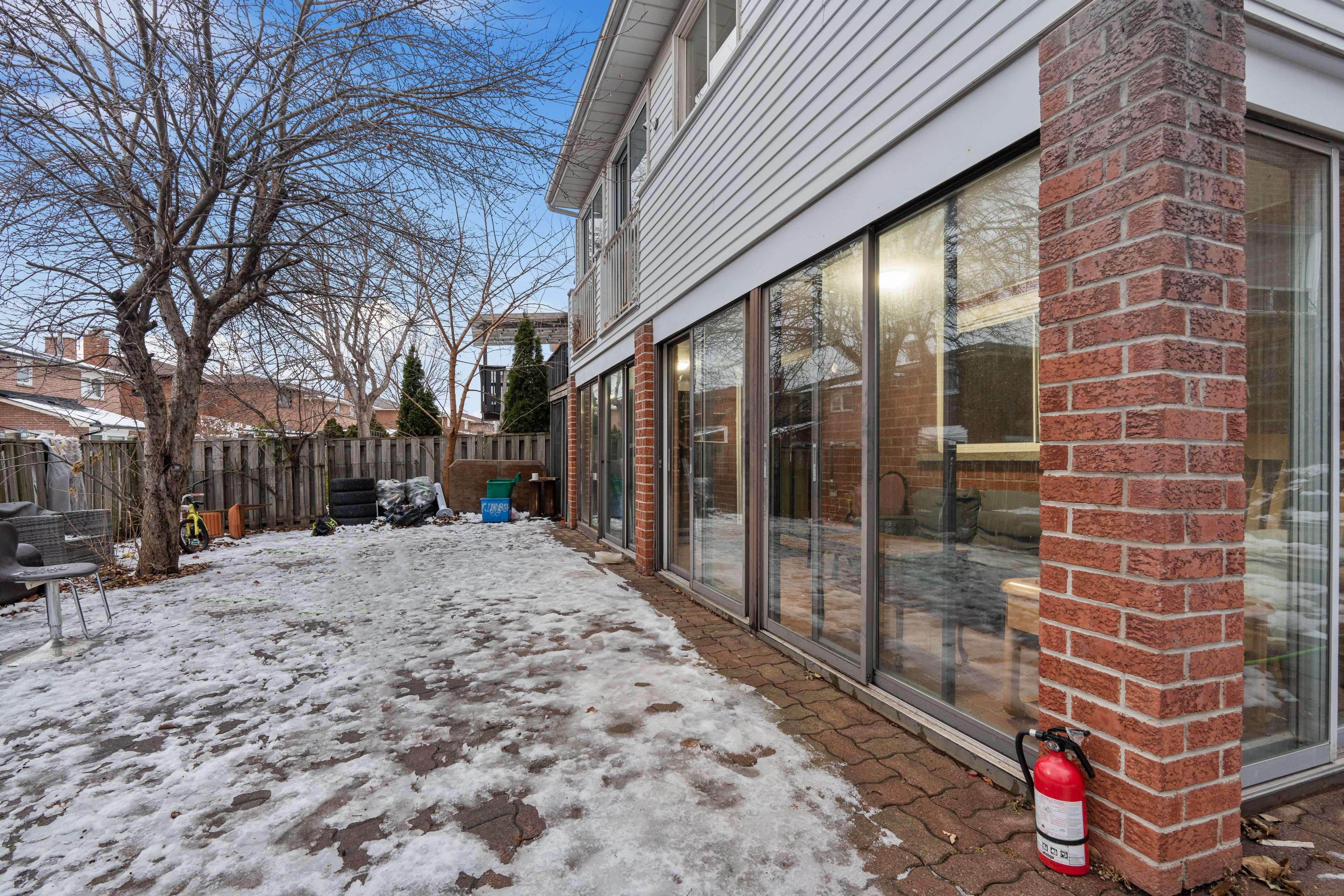 Vaughan, ON L4L 5H1,44 Presidential ST #Basement