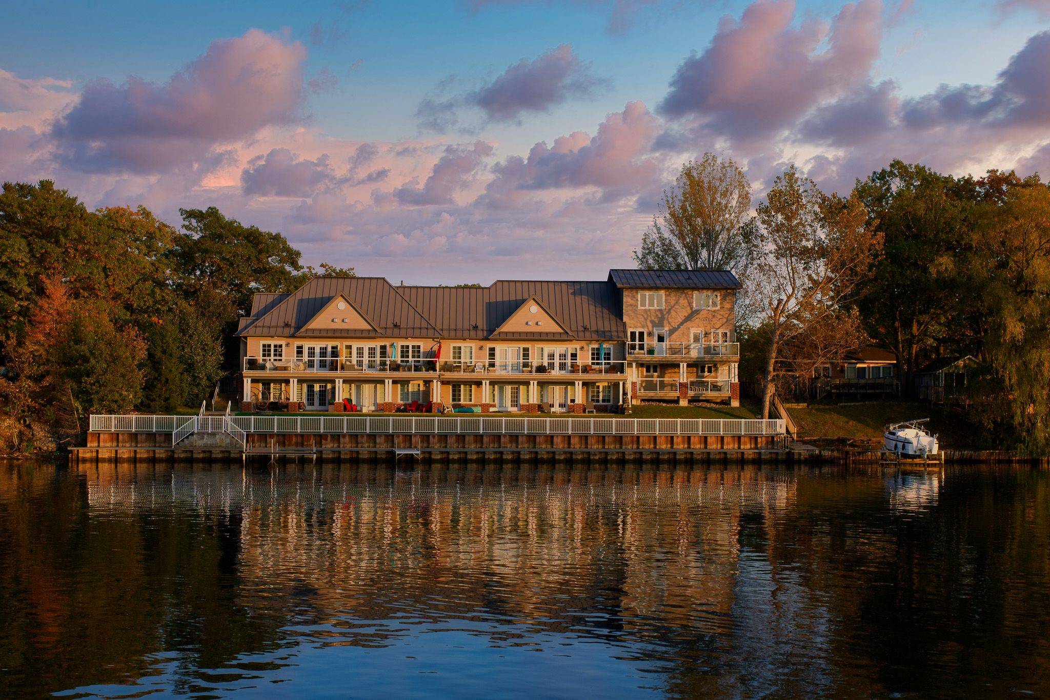 Wasaga Beach, ON L9Z 2L1,64 RIVER RD E #4