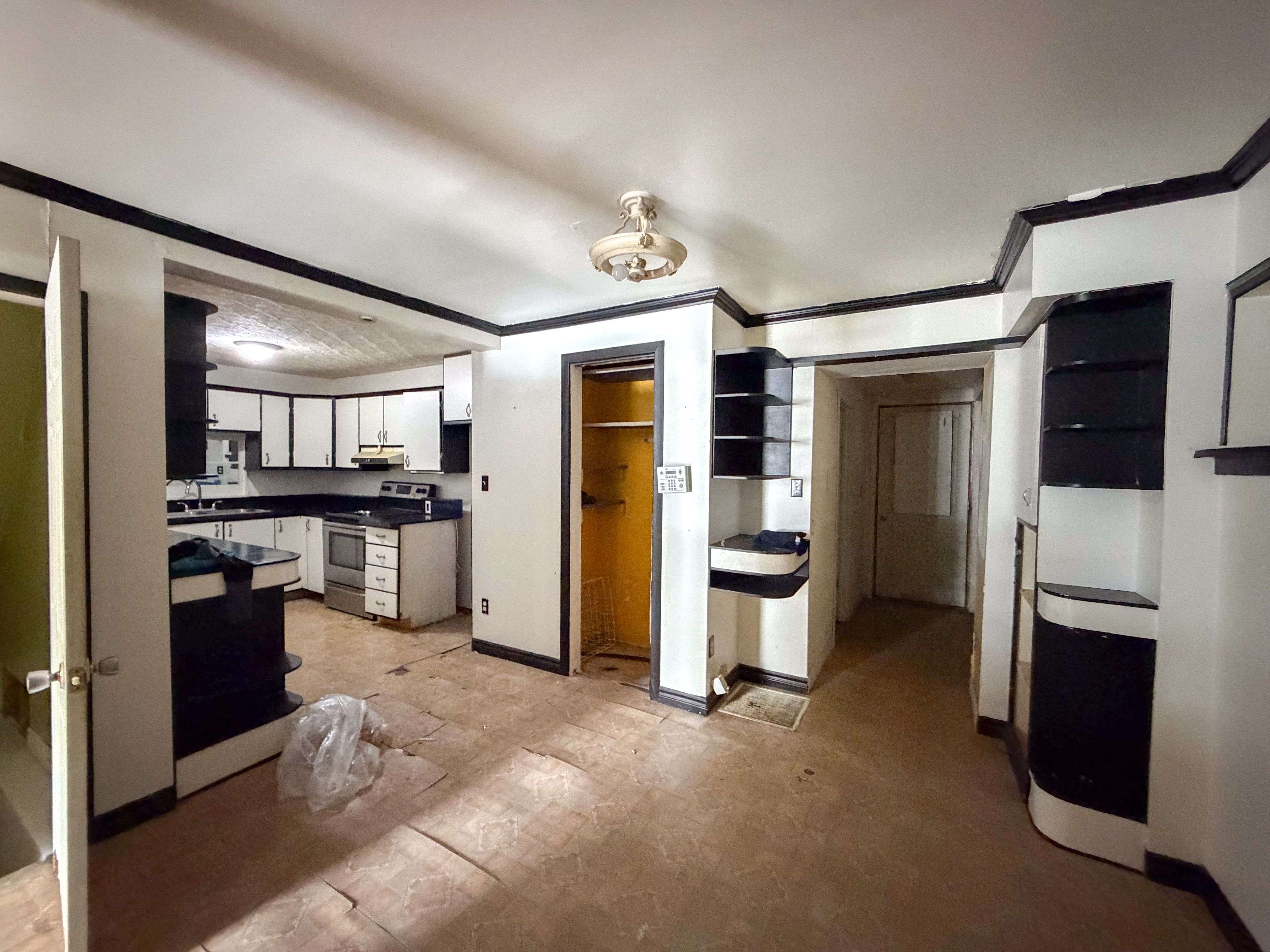 Timmins, ON P4N 6K9,157 Pine ST N