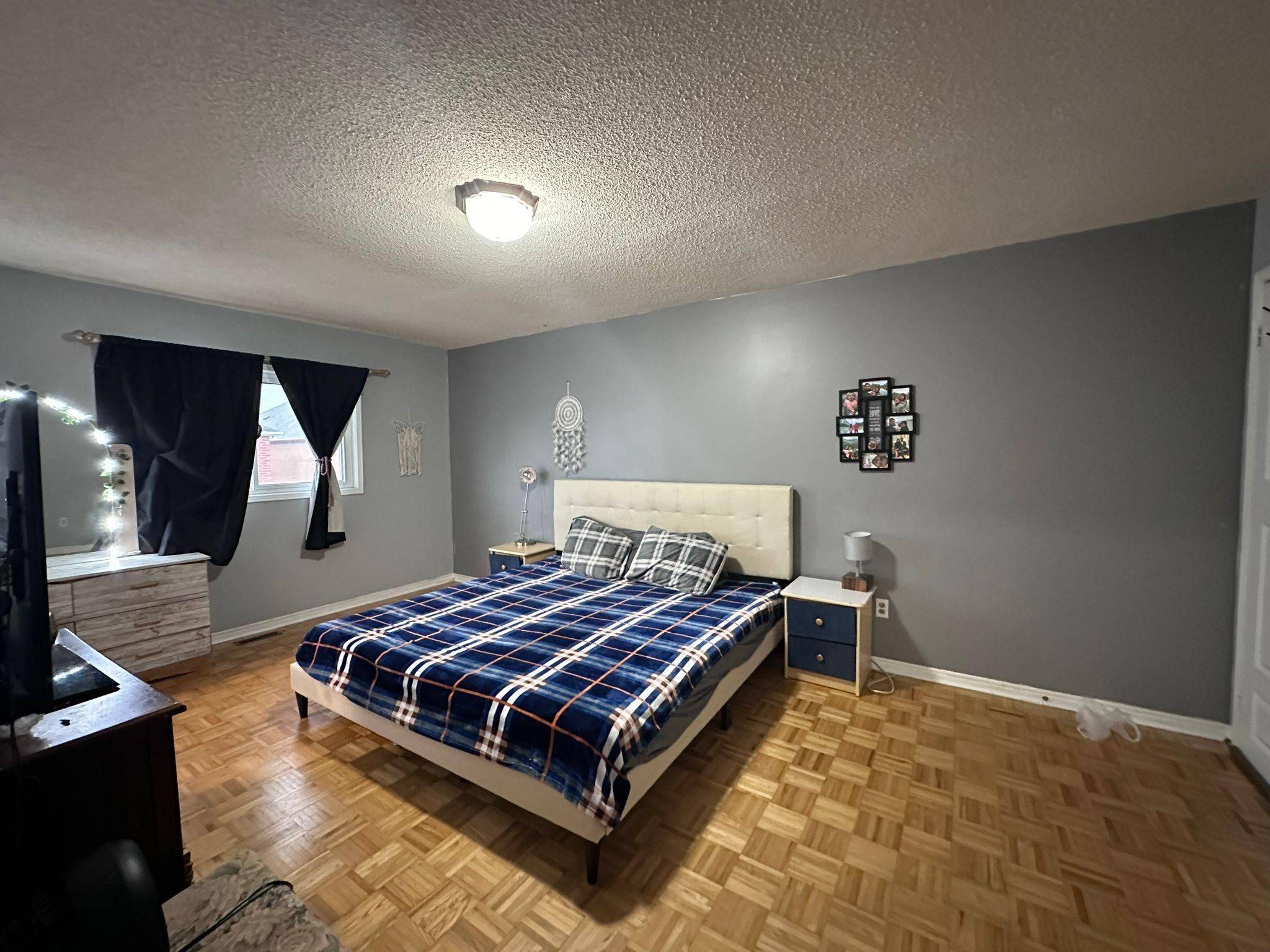 Brampton, ON L6Y 4X8,33 Piane AVE