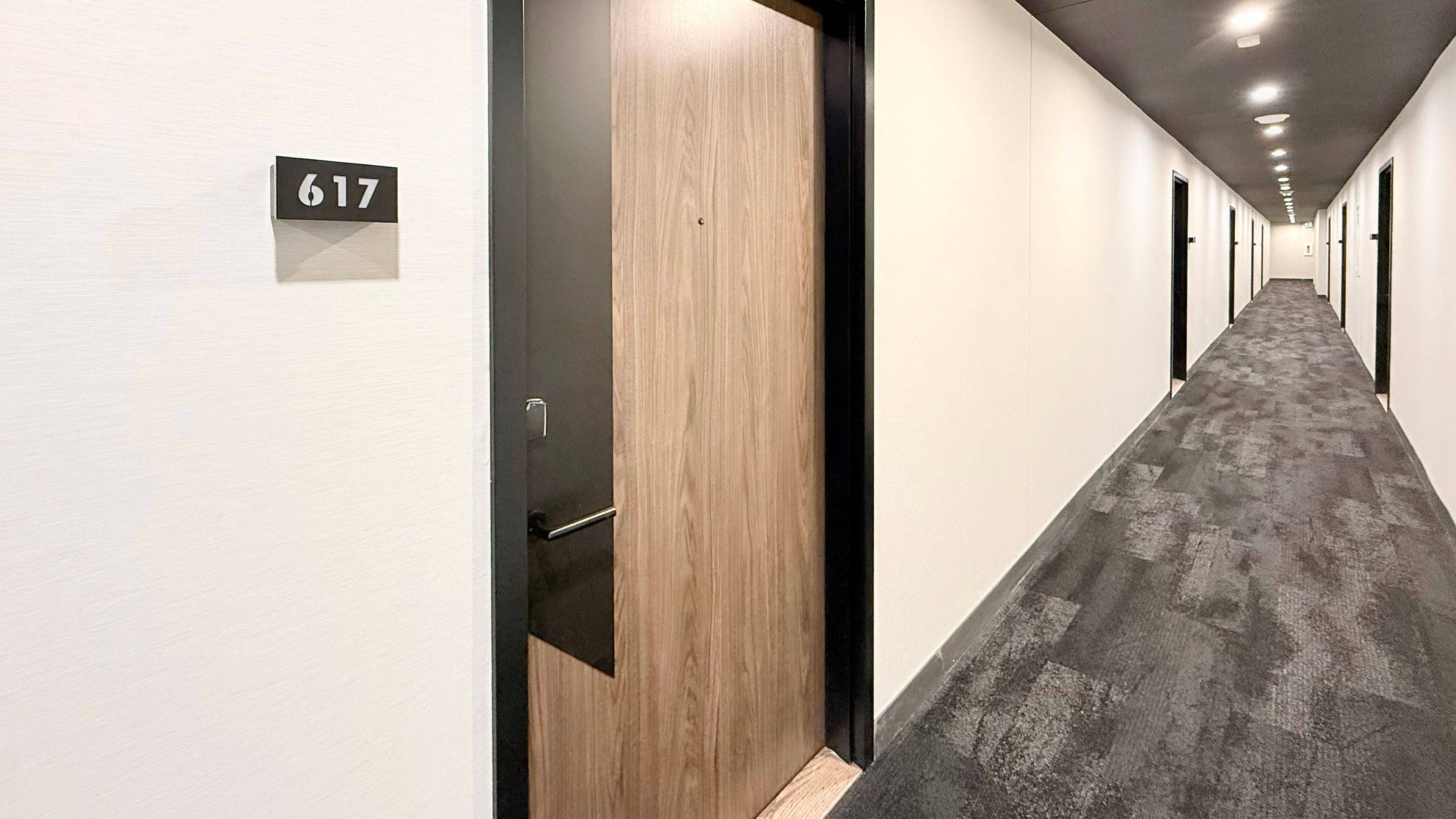 Toronto W08, ON M8Z 0C6,1037 The Queensway N/A #617