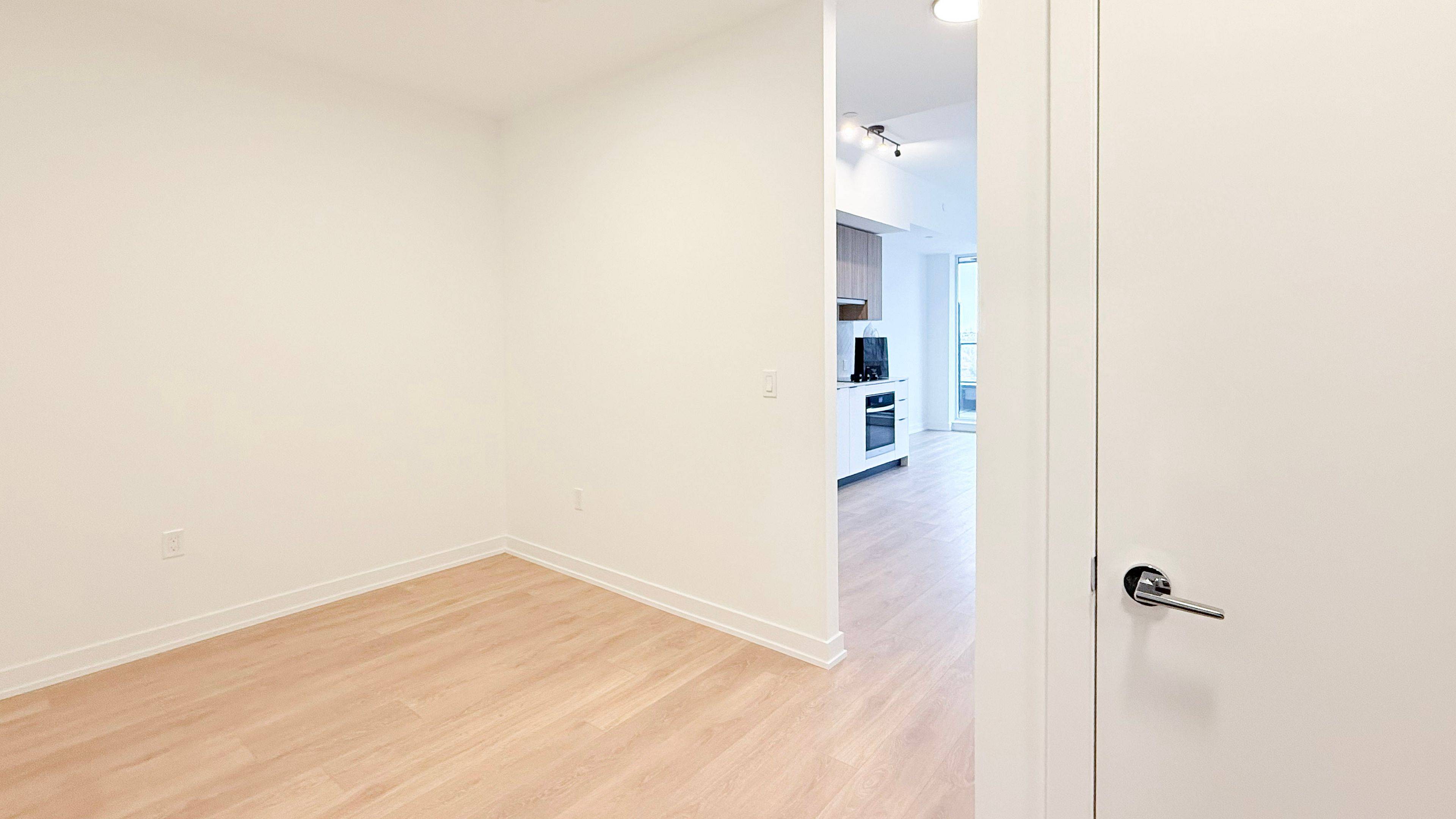 Toronto W08, ON M8Z 0C6,1037 The Queensway N/A #617