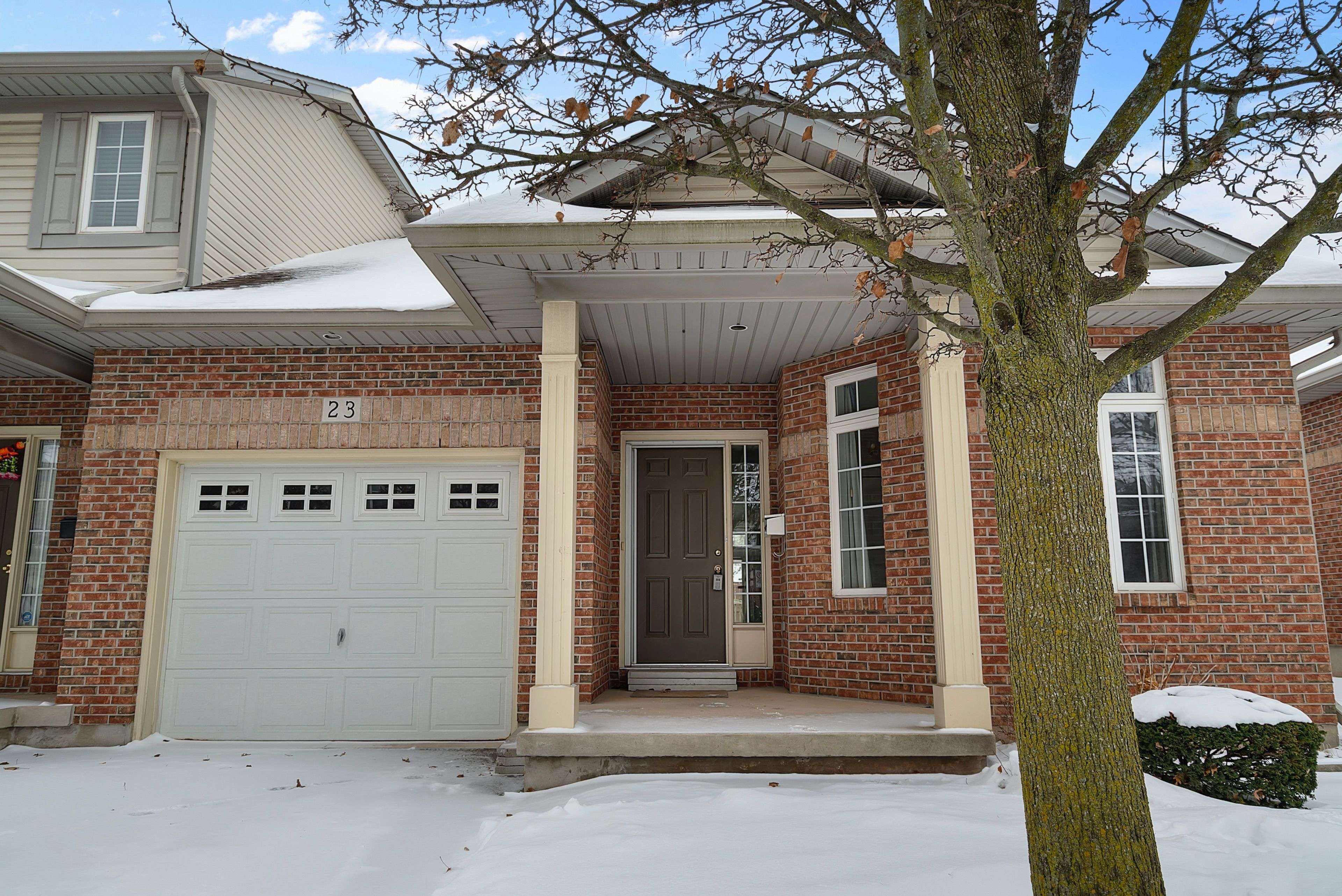 Niagara Falls, ON L2G 4L2,5595 DRUMMOND RD #23
