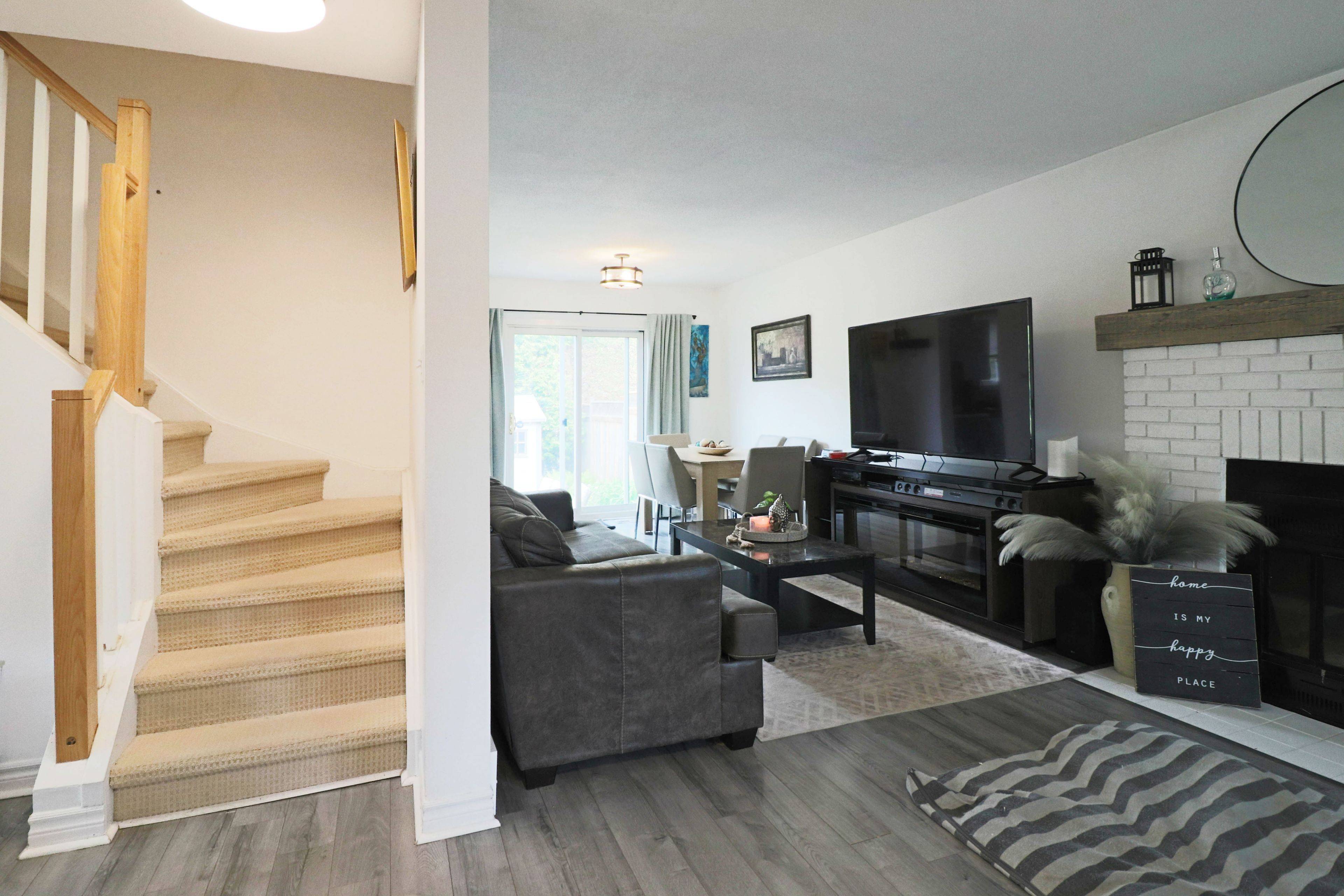 Kanata, ON K2M 1A6,40 Stable WAY