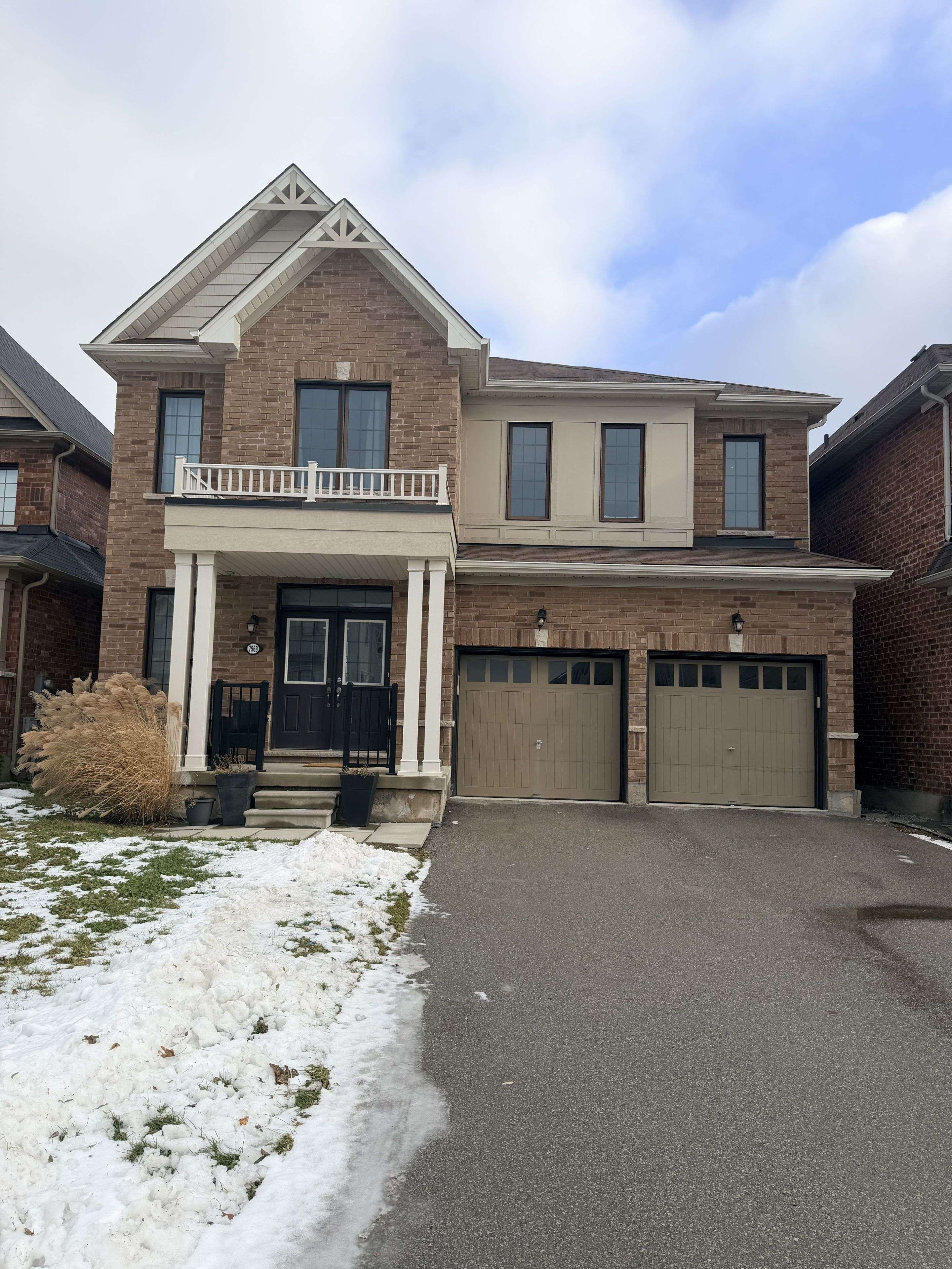 Niagara Falls, ON L2H 2Y6,7969 BUCKEYE CRES