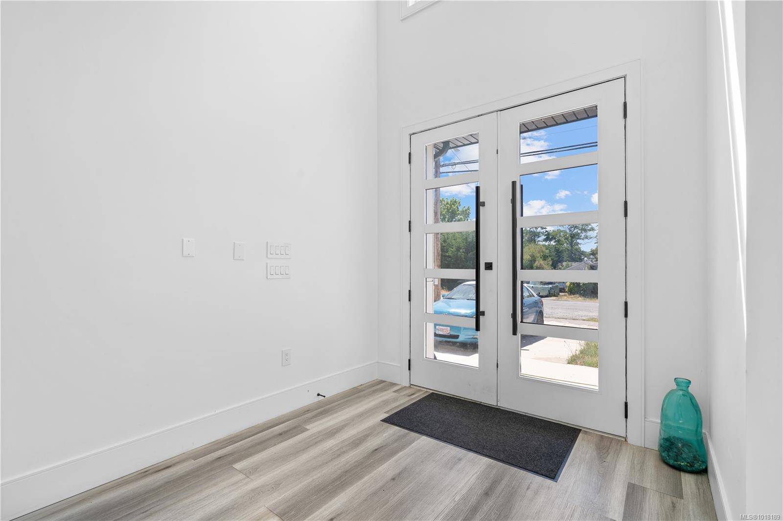 Saanich, BC V8Z 1T6,146 Cadillac Ave