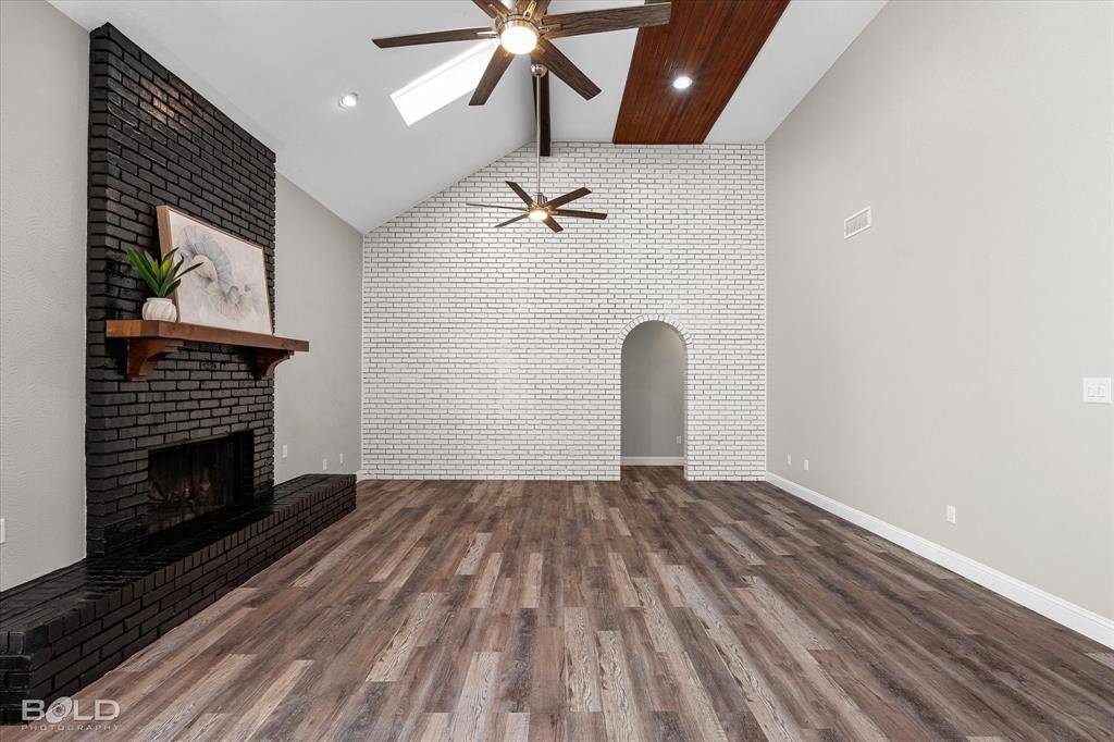 Bossier City, LA 71111,333 Greenacres Boulevard