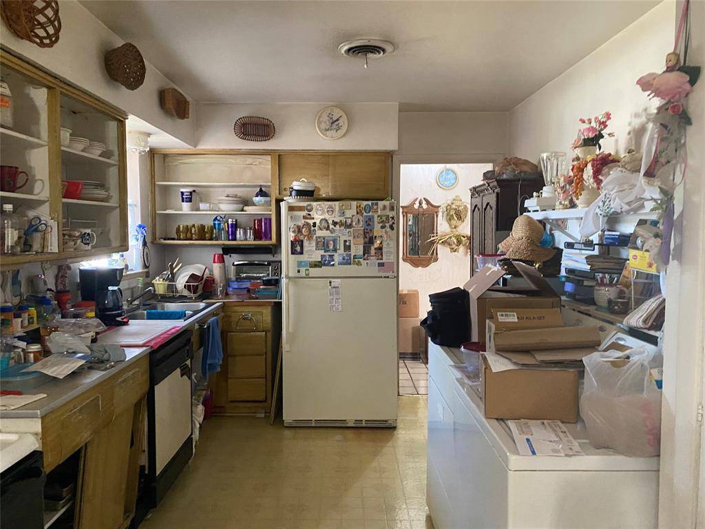 Dallas, TX 75229,2932 Bay Oaks Drive