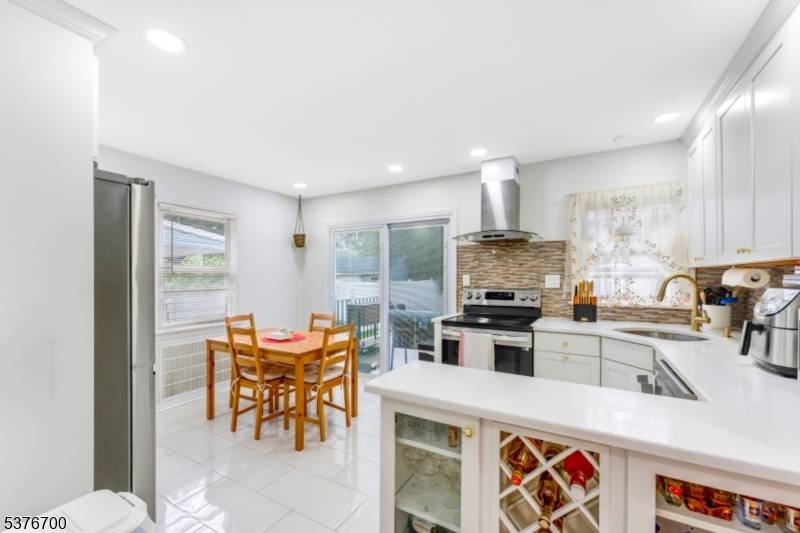 Rahway City, NJ 07065,277 Orchard St