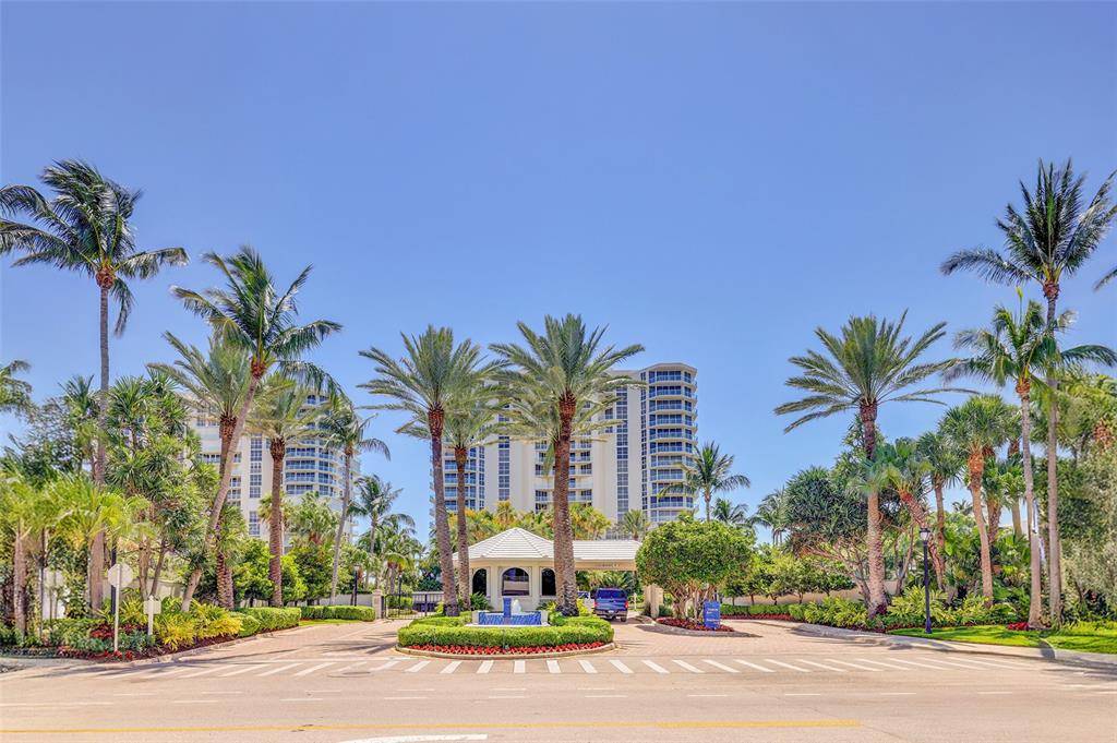 Hollywood, FL 33019,6001 N Ocean Dr #402