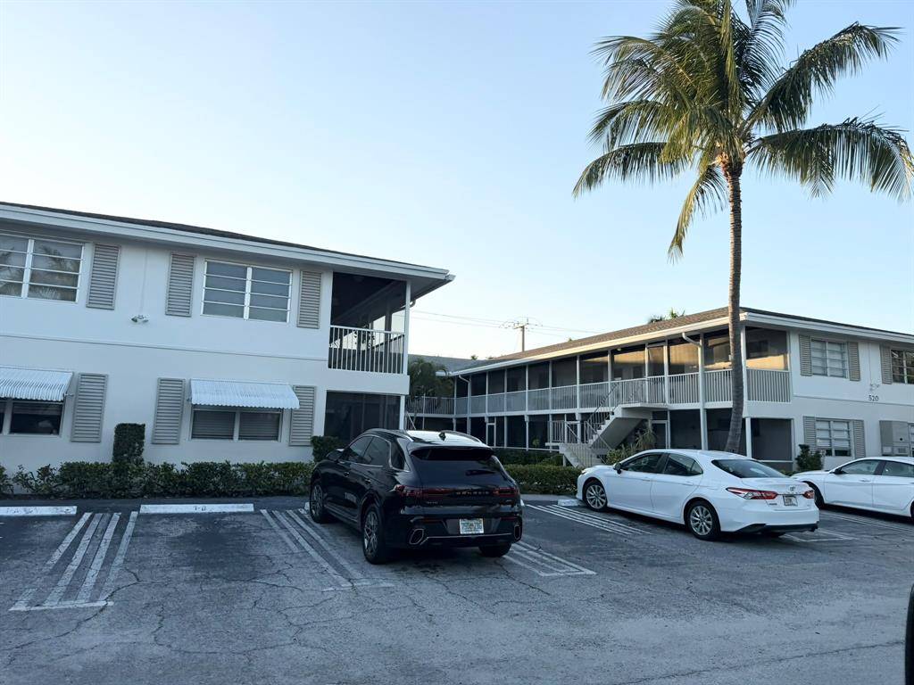 Delray Beach, FL 33483,520 NE 7th Ave #2F