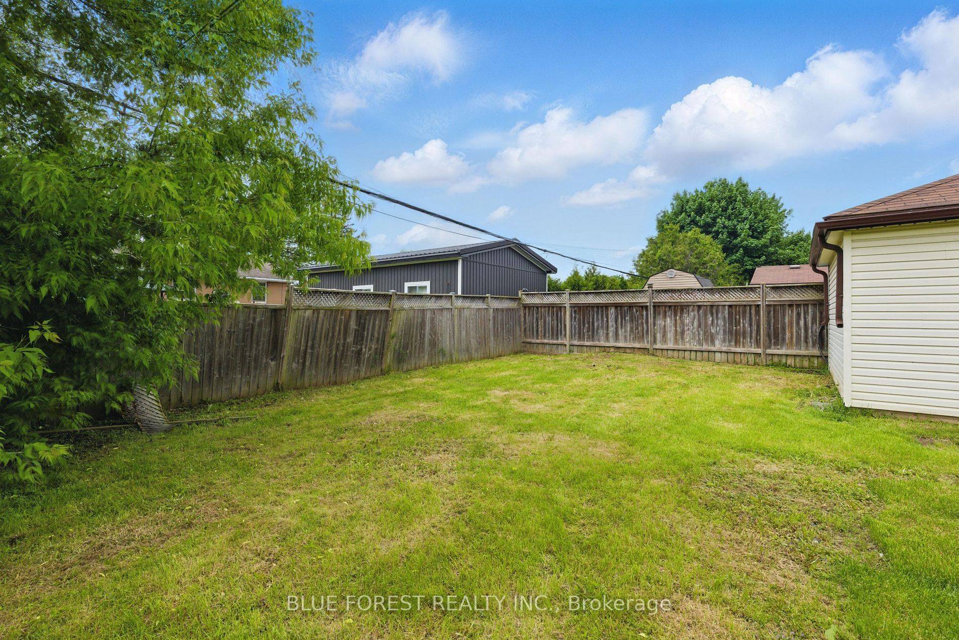 London East, ON N5W 4Z5,197 Atkinson BLVD