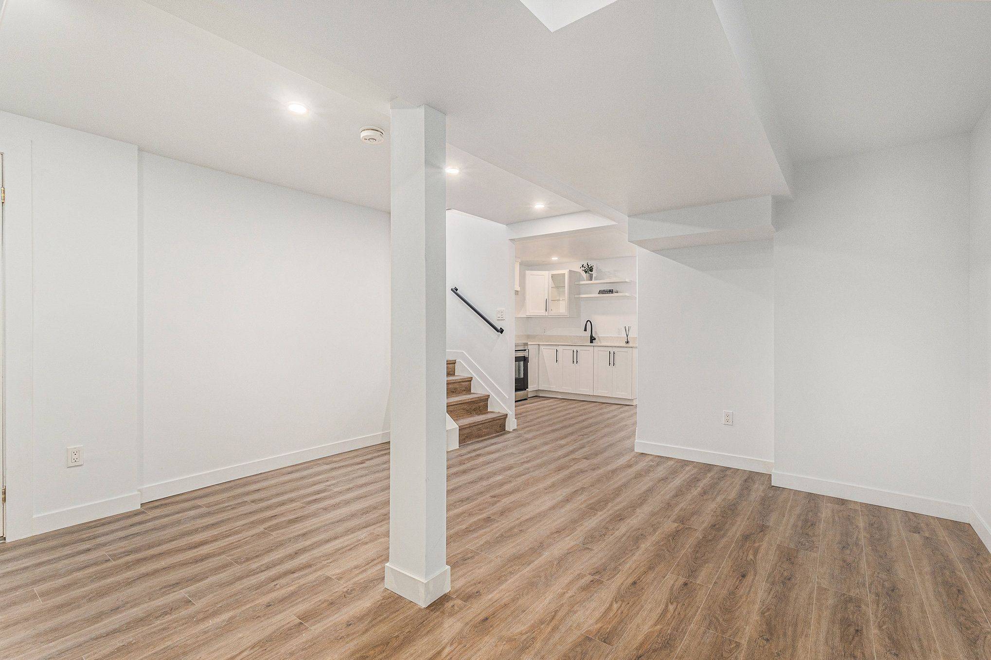 Orleans - Convent Glen And Area, ON K1C 6M2,1665 Teakdale AVE #B