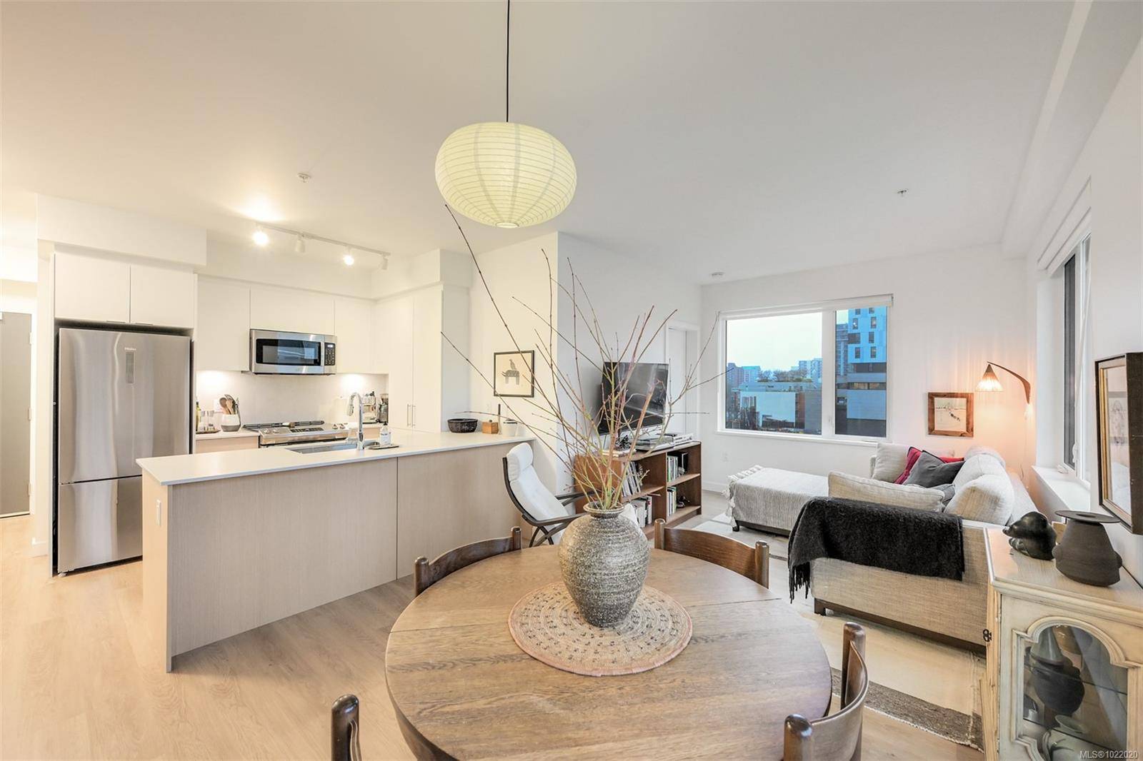 Victoria, BC V8V 0H2,1115 Johnson St #407