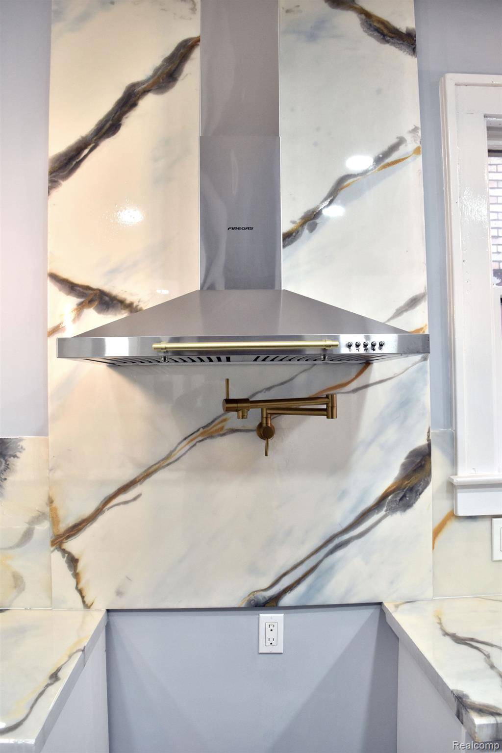 Detroit, MI 48206,2054 EDISON ST