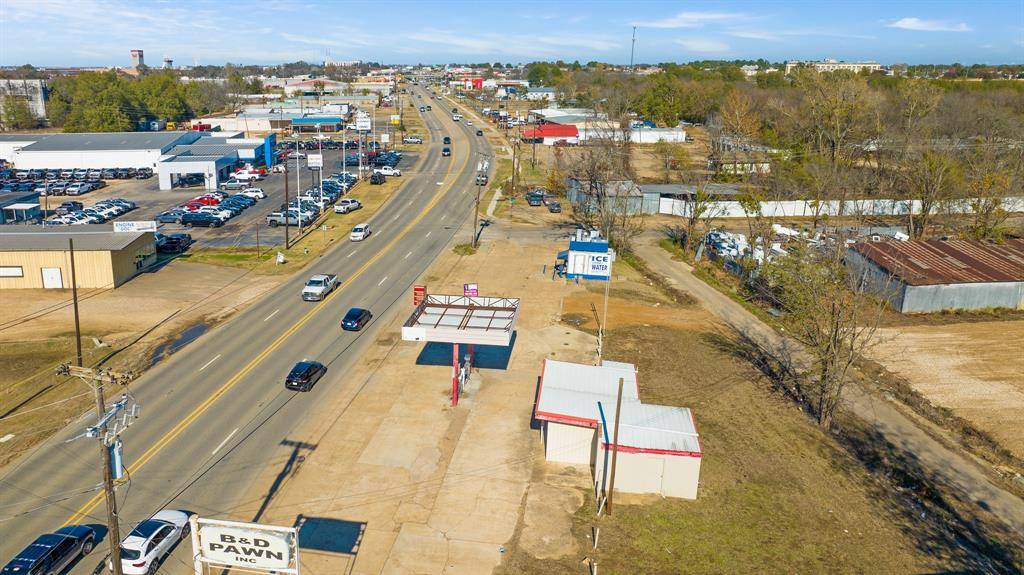 Paris, TX 75460,1810 N Main Street