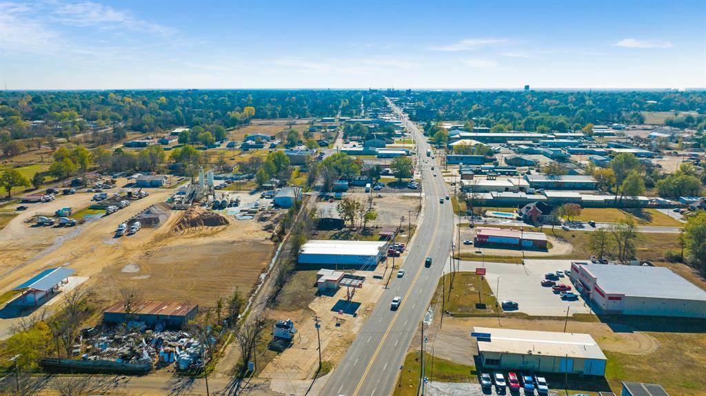 Paris, TX 75460,1810 N Main Street