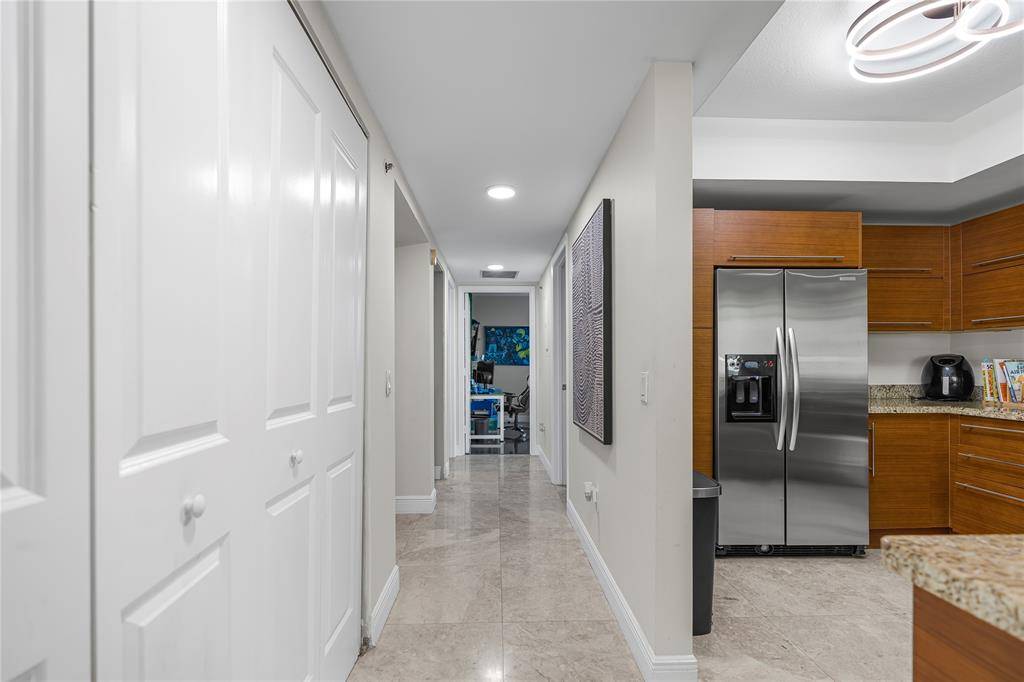 Sunrise, FL 33323,2641 N Flamingo Rd #901N