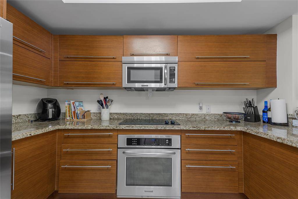 Sunrise, FL 33323,2641 N Flamingo Rd #901N