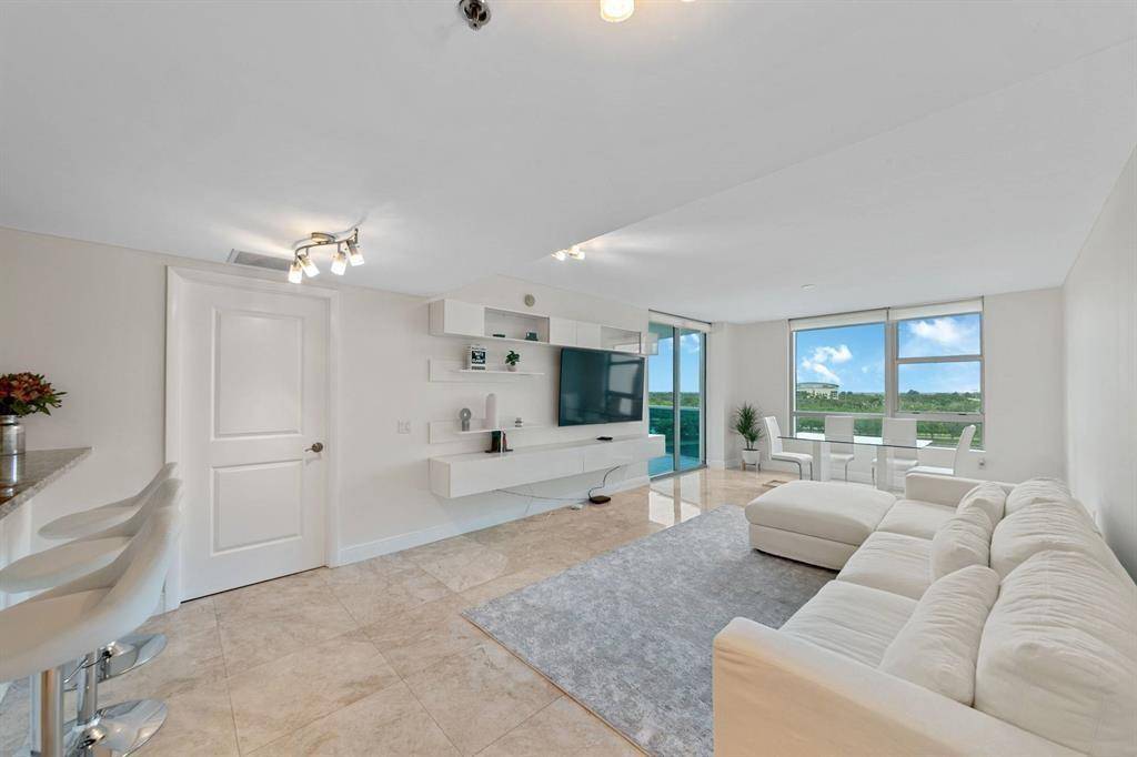 Sunrise, FL 33323,2641 N Flamingo Rd #901N