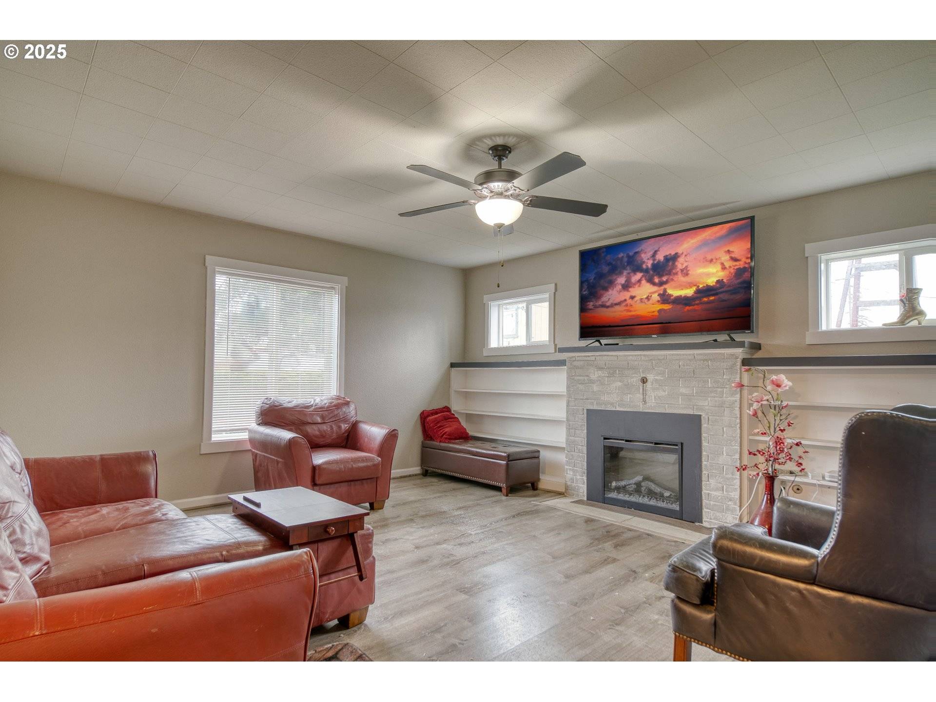 St Helens, OR 97051,385 N 6TH ST