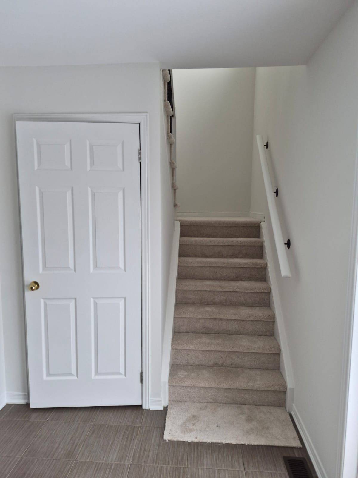 Barrie, ON L4N 6N7,3 PEARTREE CT