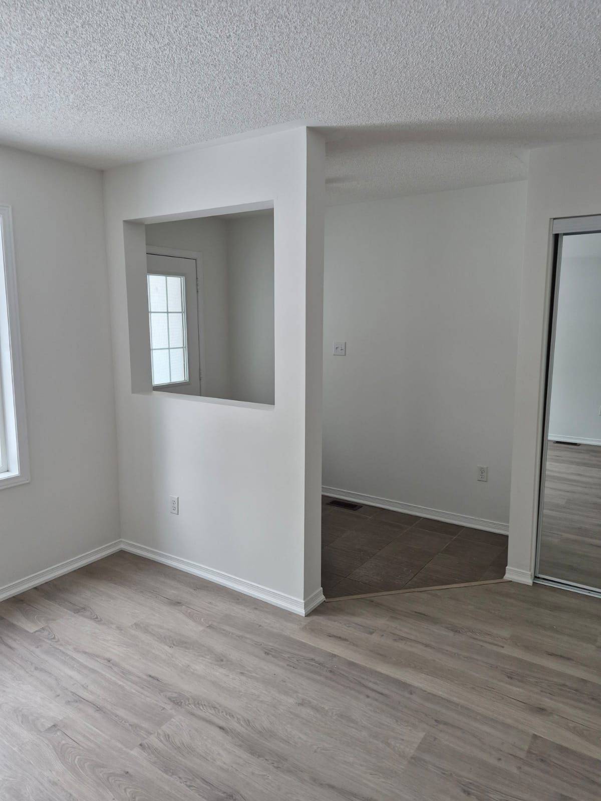 Barrie, ON L4N 6N7,3 PEARTREE CT