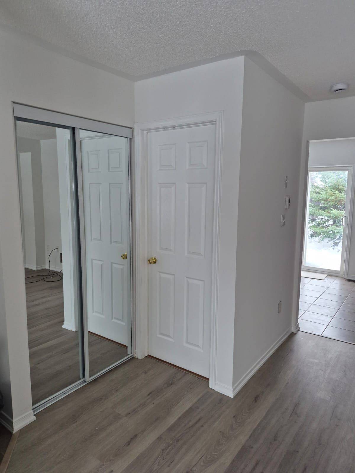 Barrie, ON L4N 6N7,3 PEARTREE CT