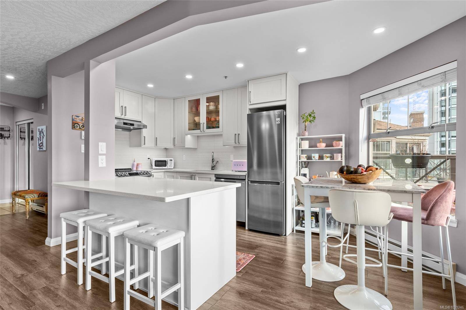 Victoria, BC V8V 3N5,935 Johnson St #404