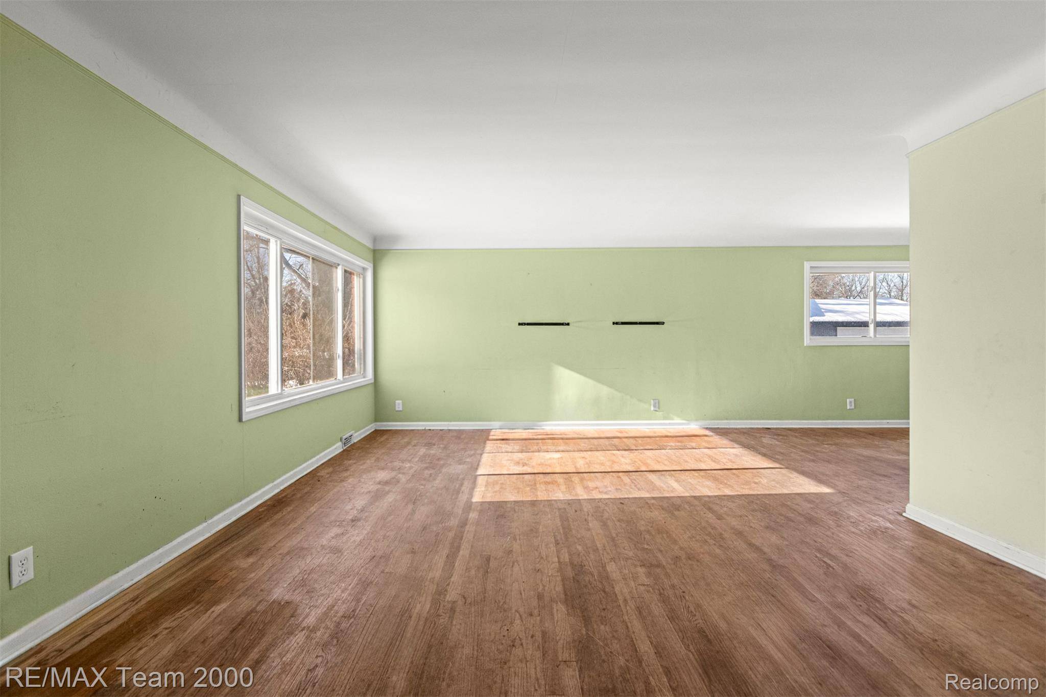 Farmington Hills, MI 48336,32652 Cadillac ST