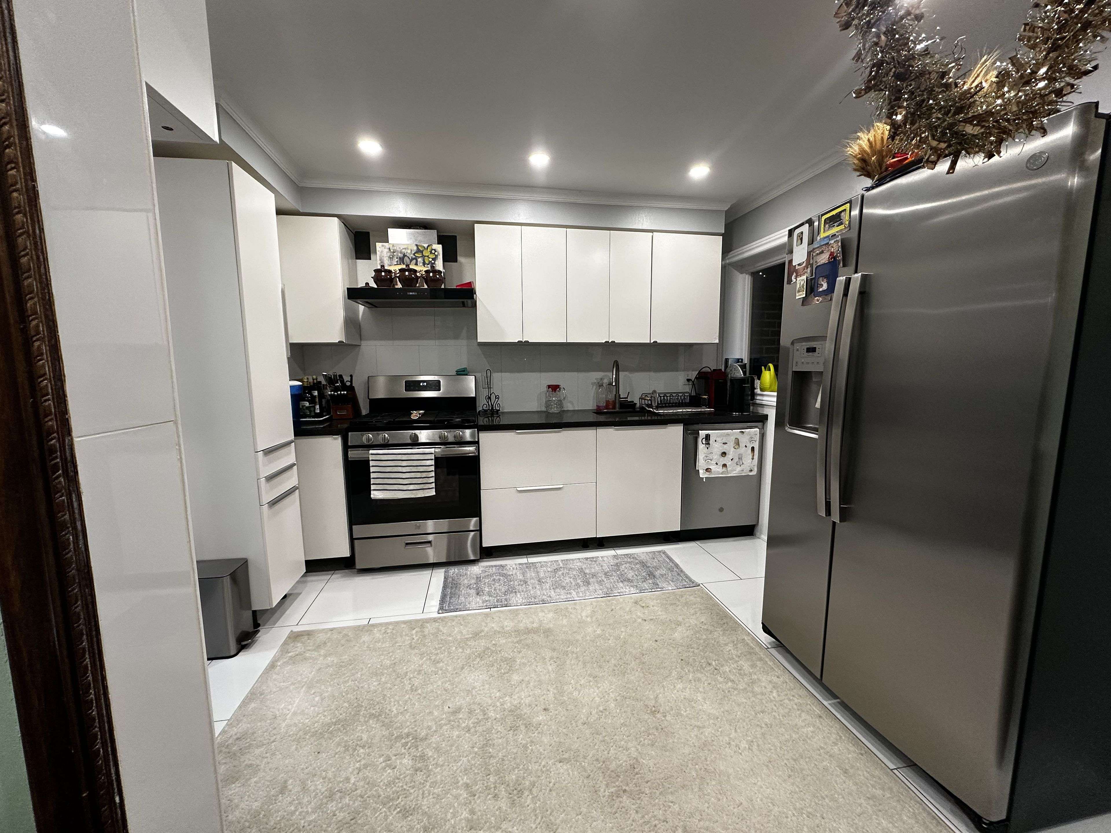 Toronto C07, ON M2R 3K6,49 Red Robin WAY #5