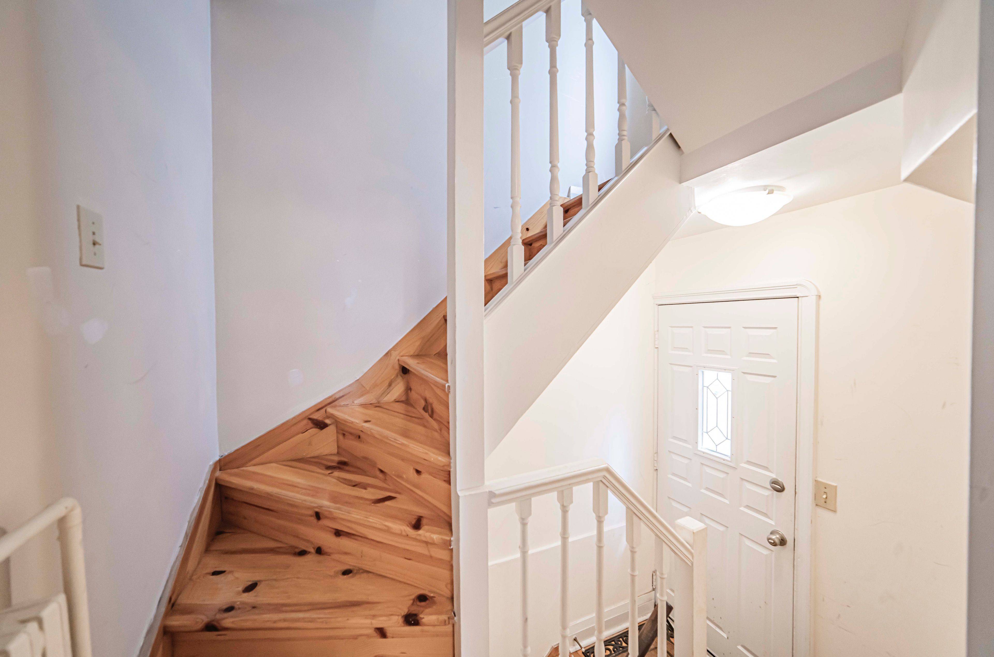 Toronto C02, ON M5R 2T1,65 Spadina RD