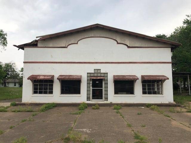 Bonham, TX 75418,812 W 7th Street