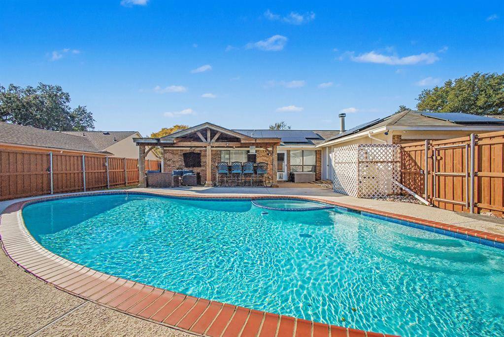 Plano, TX 75025,913 Sandhurst Drive